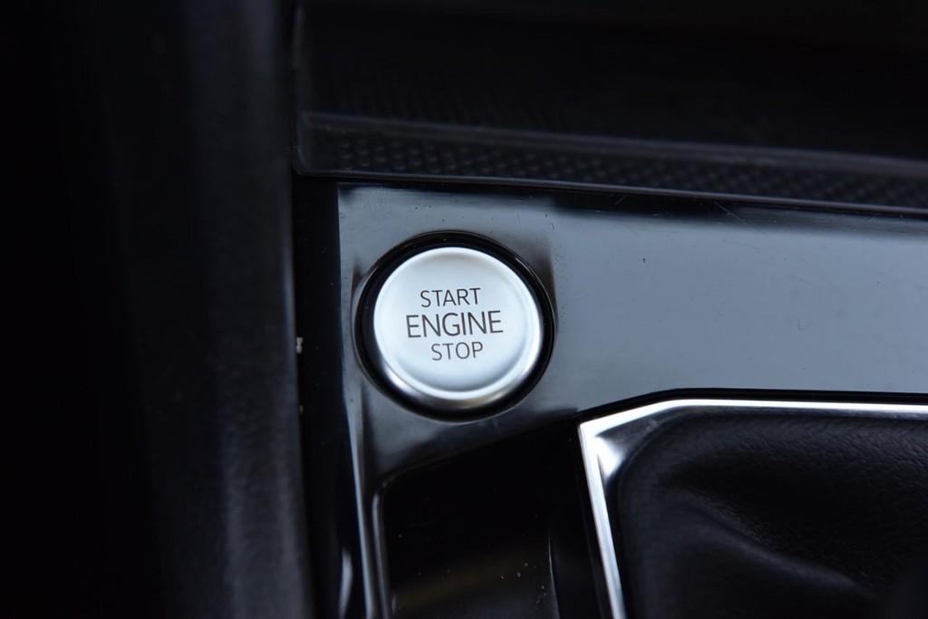 Volkswagen Taos Vehicle Full-screen Gallery Image 16