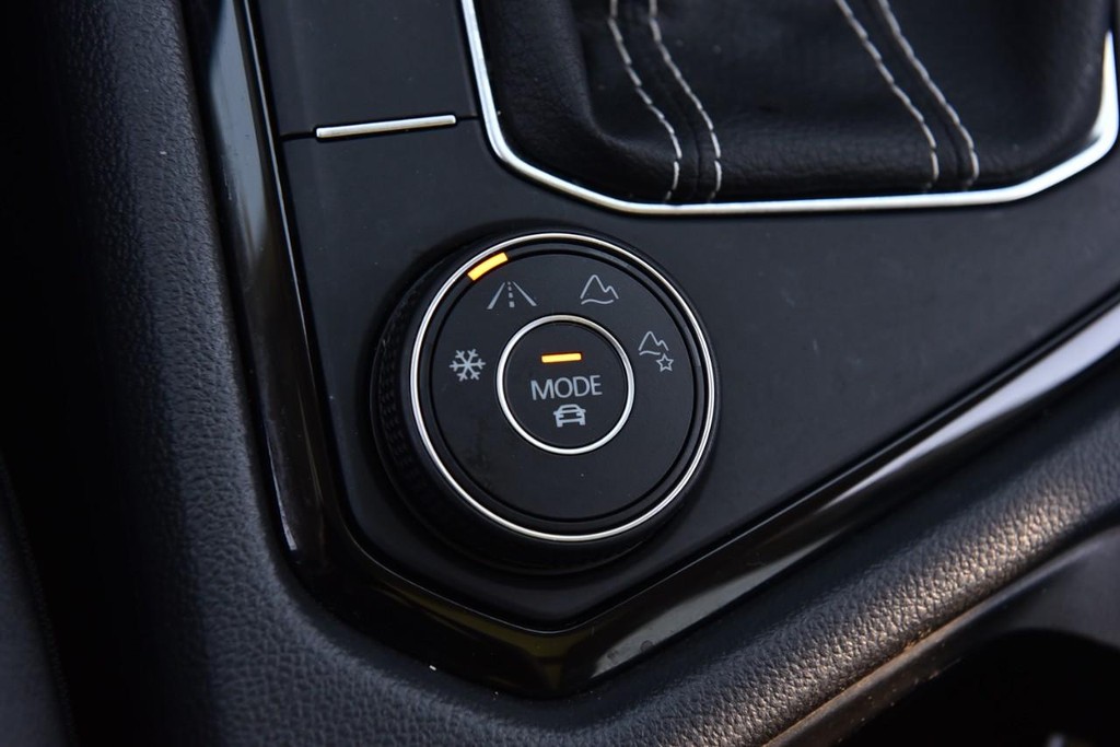 Volkswagen Taos Vehicle Full-screen Gallery Image 17