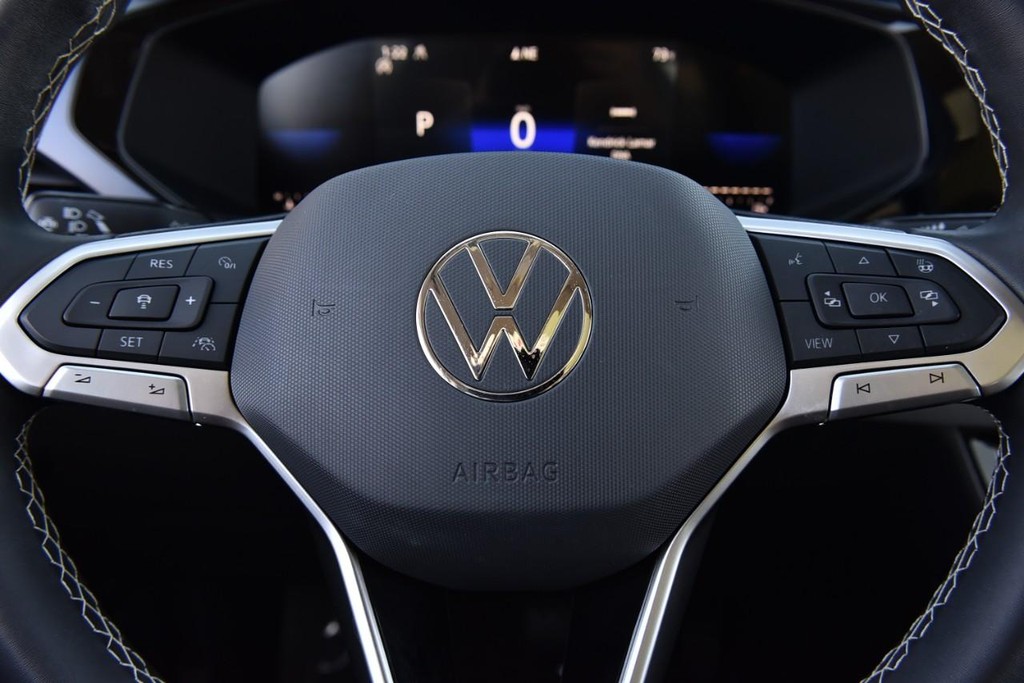 Volkswagen Taos Vehicle Full-screen Gallery Image 18