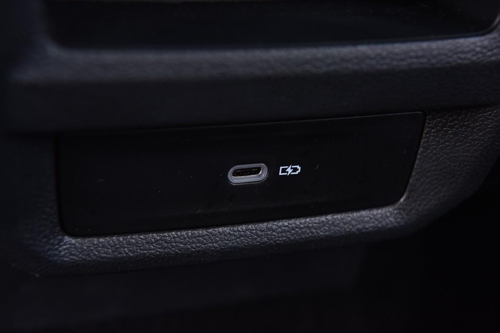 Volkswagen Taos Vehicle Full-screen Gallery Image 24