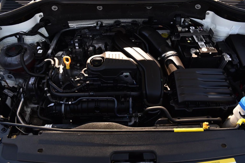 Volkswagen Taos Vehicle Full-screen Gallery Image 26