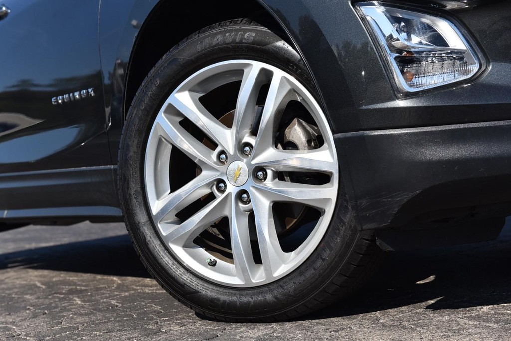 Chevrolet Equinox Vehicle Full-screen Gallery Image 03