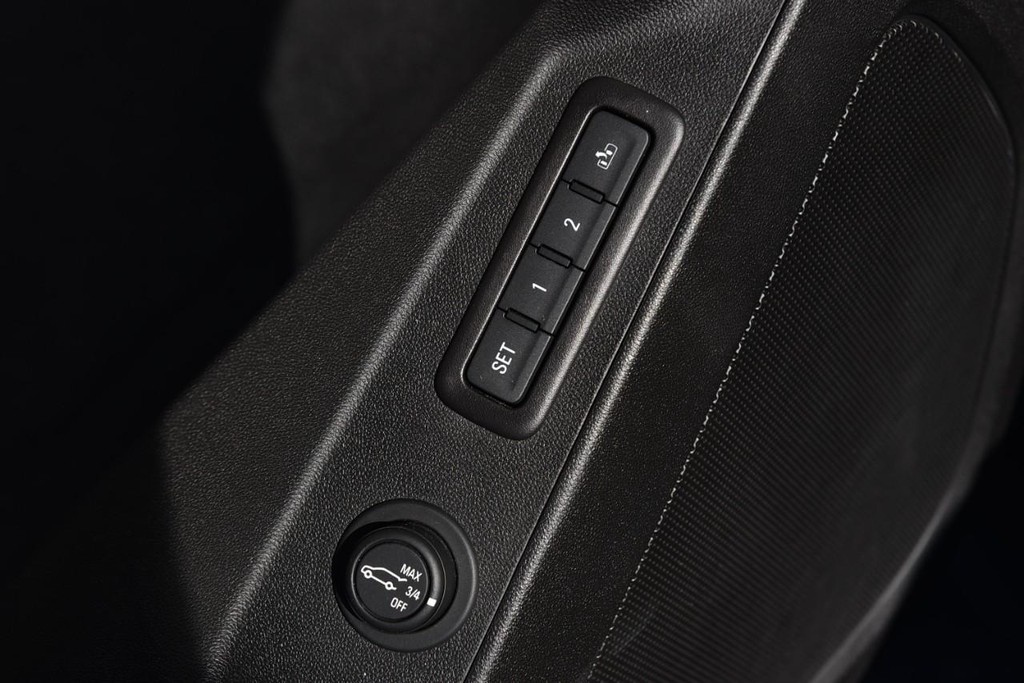 Chevrolet Equinox Vehicle Full-screen Gallery Image 09