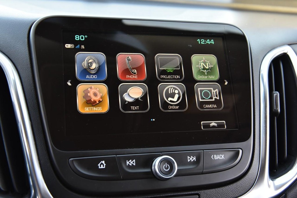 Chevrolet Equinox Vehicle Full-screen Gallery Image 15