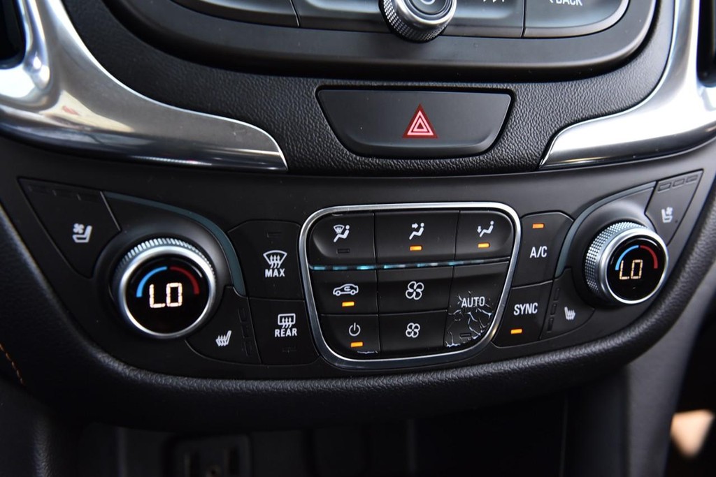 Chevrolet Equinox Vehicle Full-screen Gallery Image 16