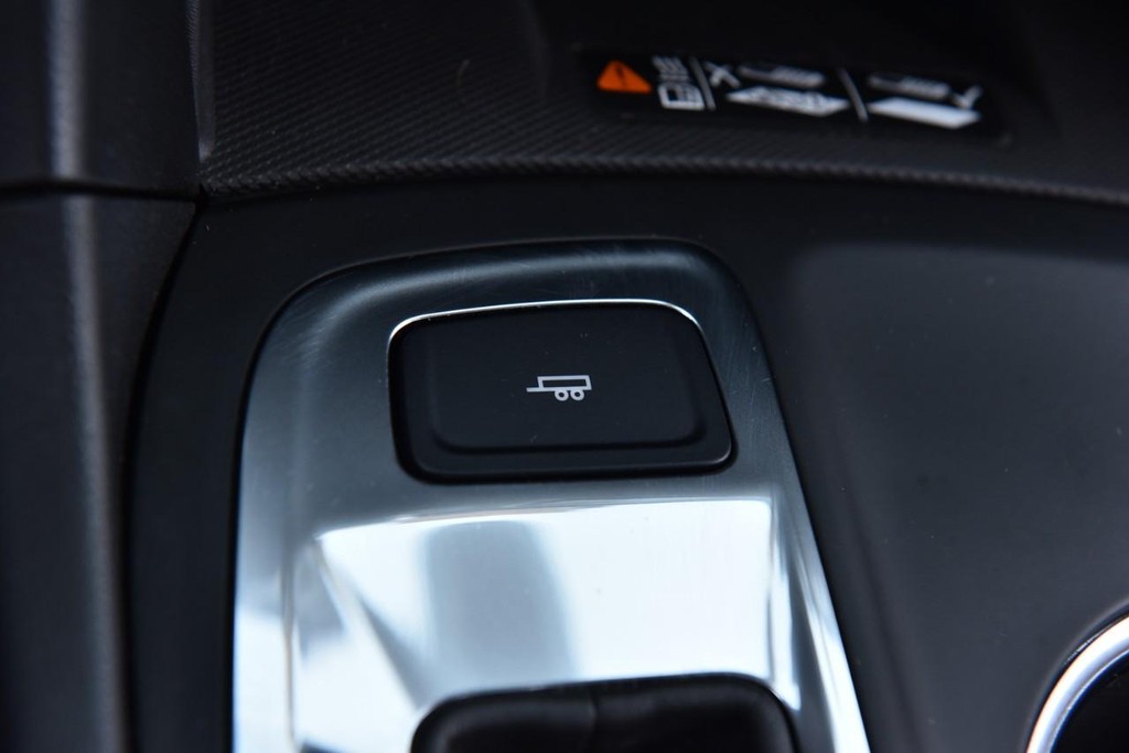 Chevrolet Equinox Vehicle Full-screen Gallery Image 18