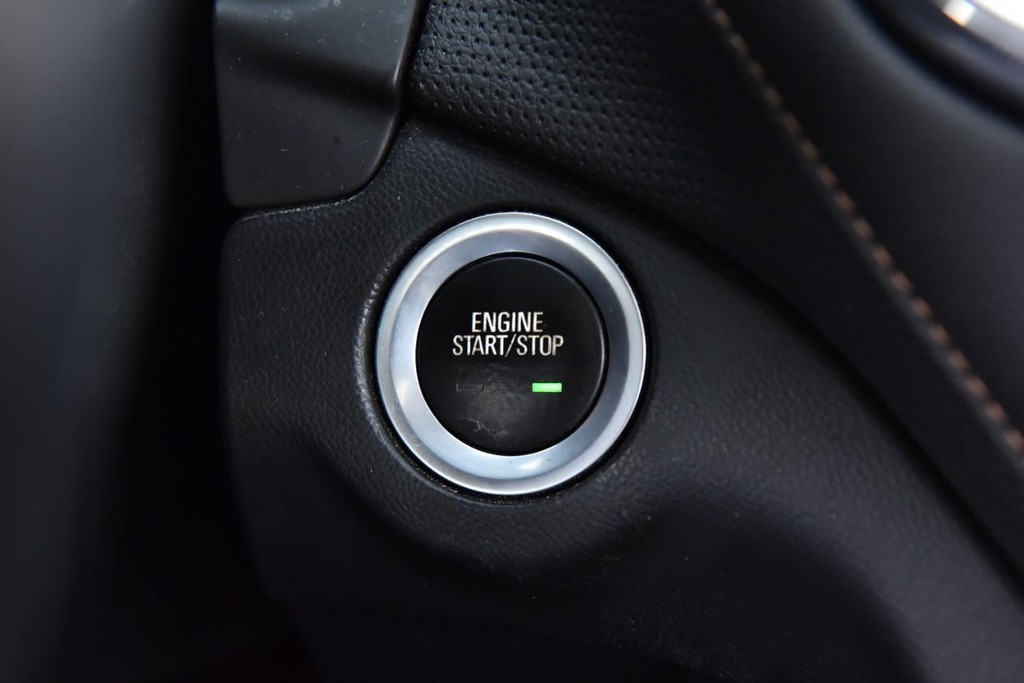 Chevrolet Equinox Vehicle Full-screen Gallery Image 19