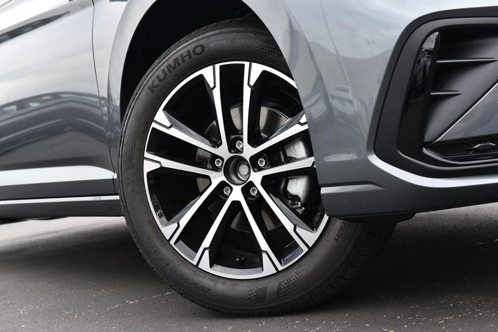 Volkswagen Jetta Vehicle Full-screen Gallery Image 3