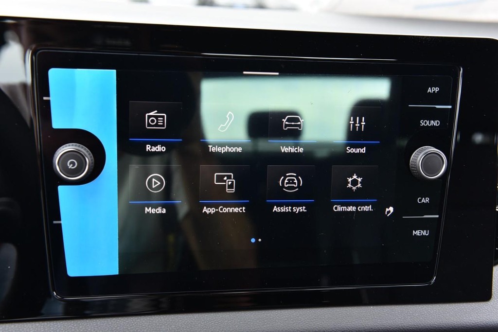 Volkswagen Jetta Vehicle Full-screen Gallery Image 14