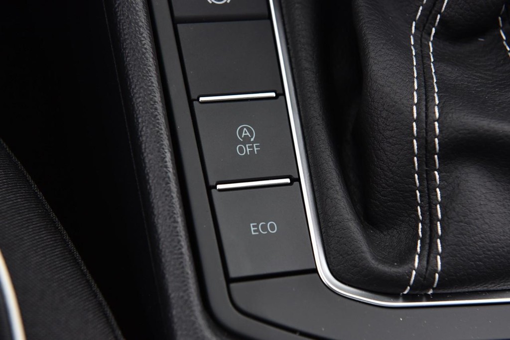 Volkswagen Jetta Vehicle Full-screen Gallery Image 18