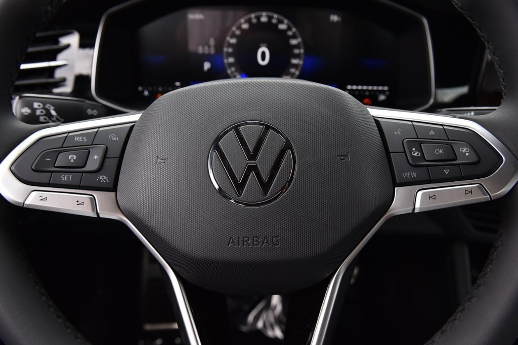 Volkswagen Jetta Vehicle Full-screen Gallery Image 19
