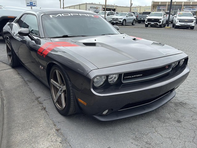 more details - dodge challenger