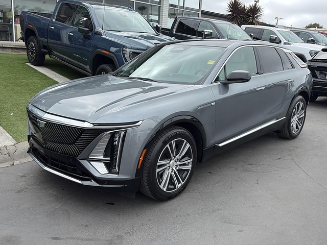more details - cadillac lyriq
