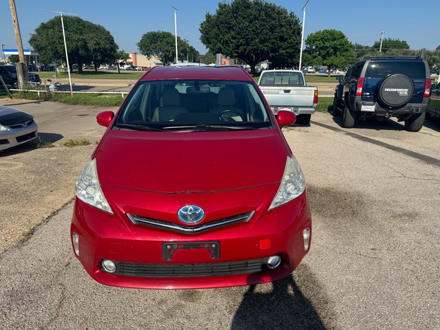 more details - toyota prius v