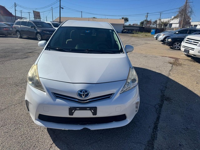 more details - toyota prius v