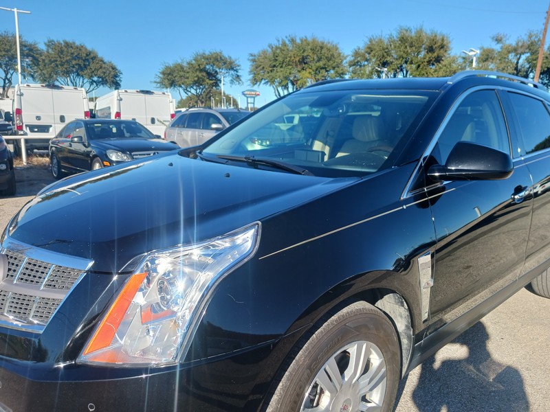 Cadillac SRX Vehicle Full-screen Gallery Image 02