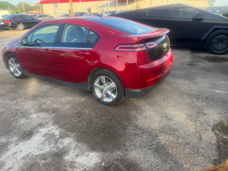 Chevrolet Volt Vehicle Full-screen Gallery Image 03