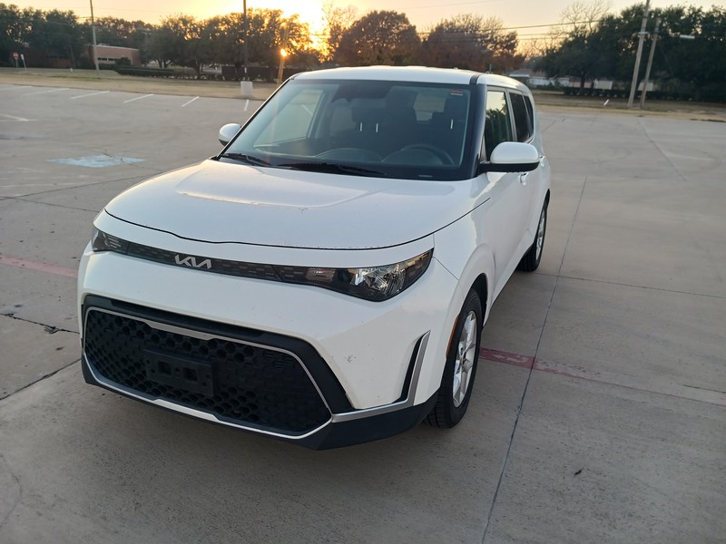 Kia Soul Vehicle Full-screen Gallery Image 02