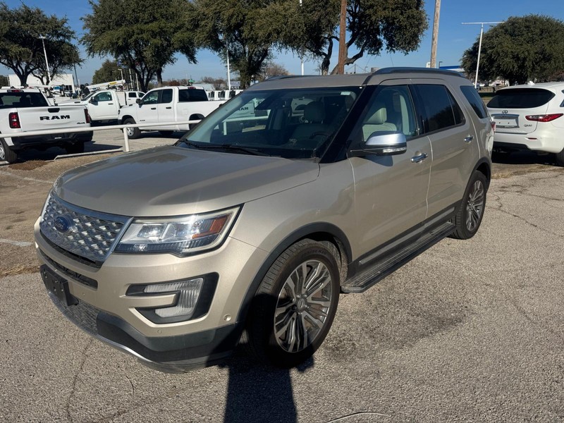 Ford Explorer Vehicle Full-screen Gallery Image 02