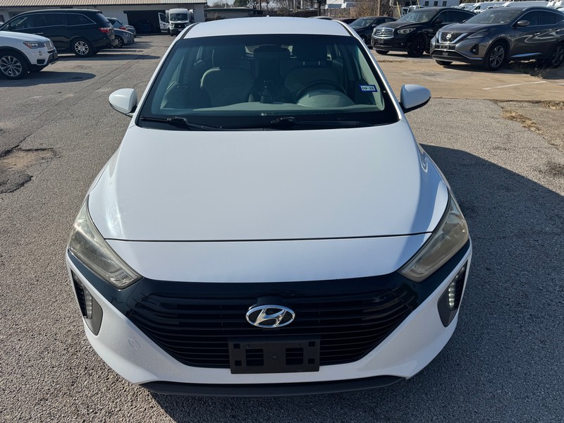 Hyundai Ioniq Hybrid Vehicle Full-screen Gallery Image 02