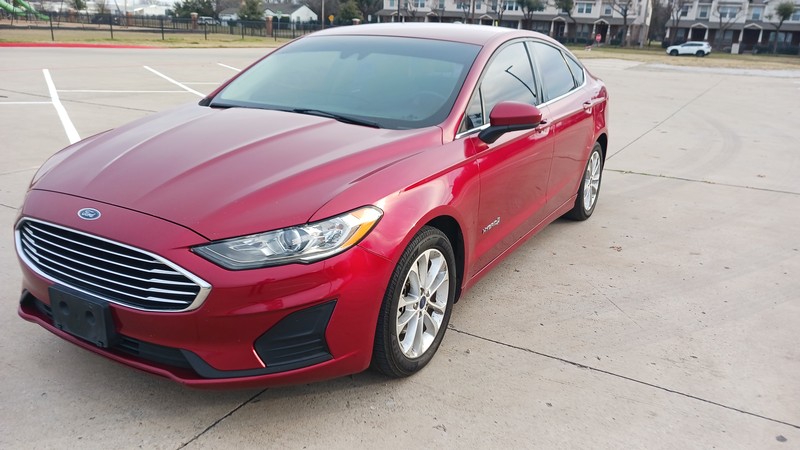 Ford Fusion Hybrid Vehicle Full-screen Gallery Image 03