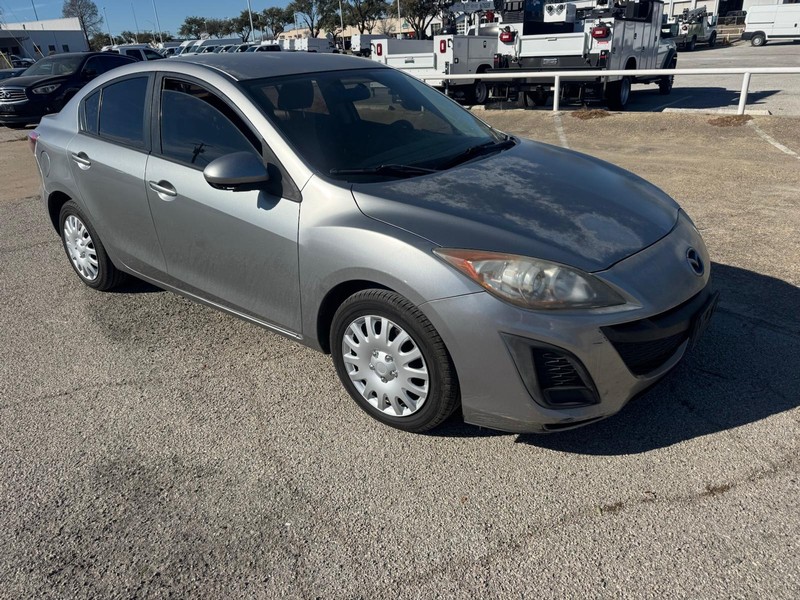 Mazda Mazda3 Sedan Vehicle Full-screen Gallery Image 02