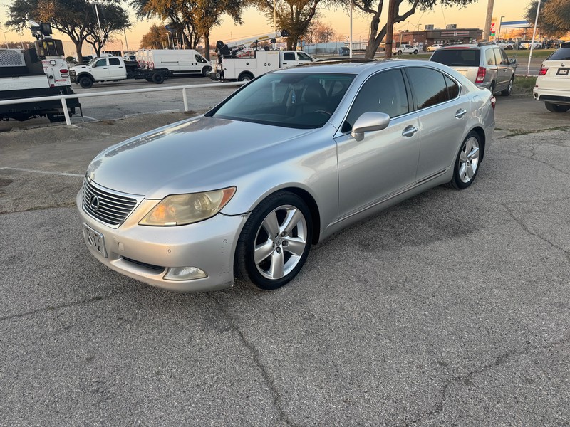 Lexus LS 460 Vehicle Full-screen Gallery Image 03