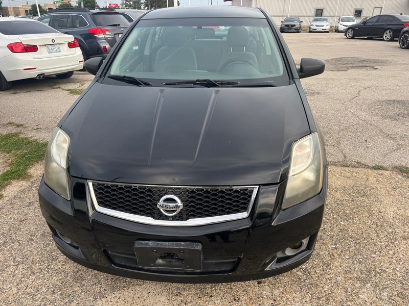Nissan Sentra Vehicle Full-screen Gallery Image 01