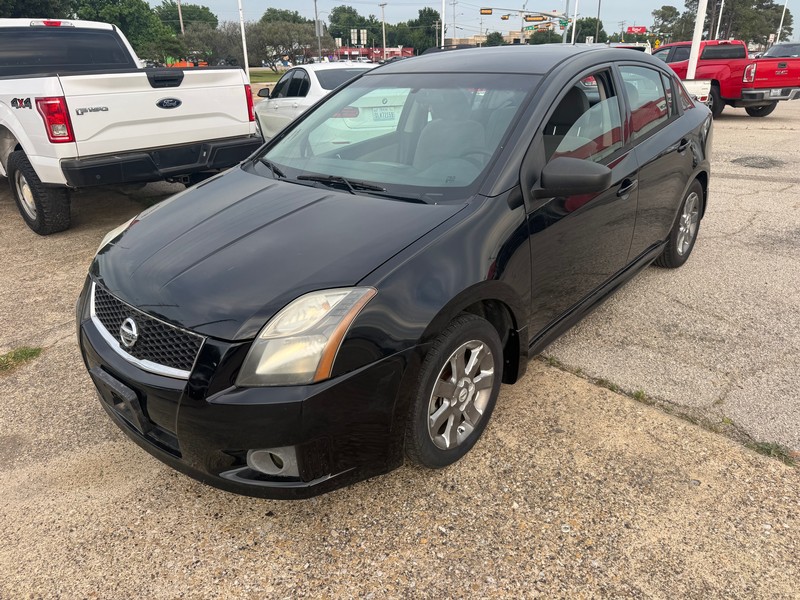 Nissan Sentra Vehicle Full-screen Gallery Image 02