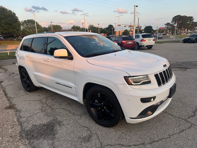 Jeep Grand Cherokee Vehicle Full-screen Gallery Image 02