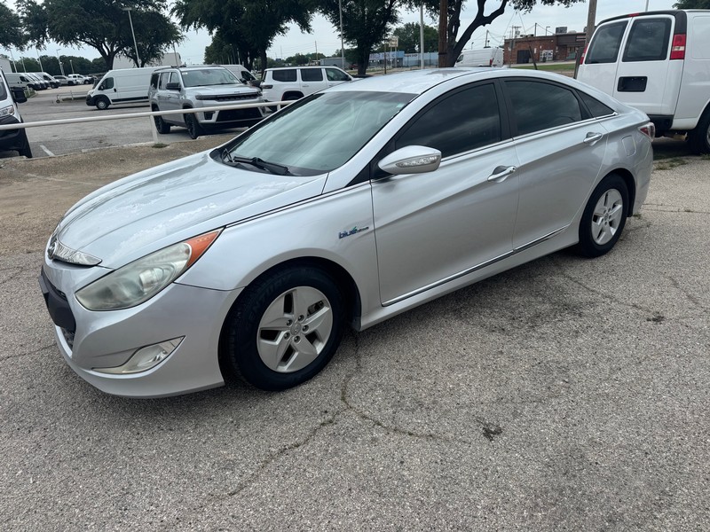 Hyundai Sonata Vehicle Full-screen Gallery Image 02