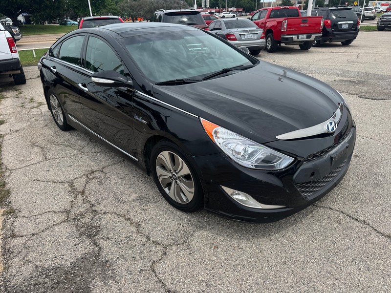 Hyundai Sonata Hybrid Vehicle Full-screen Gallery Image 02