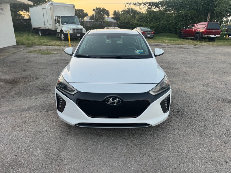 Hyundai Ioniq Electric Vehicle Full-screen Gallery Image 01