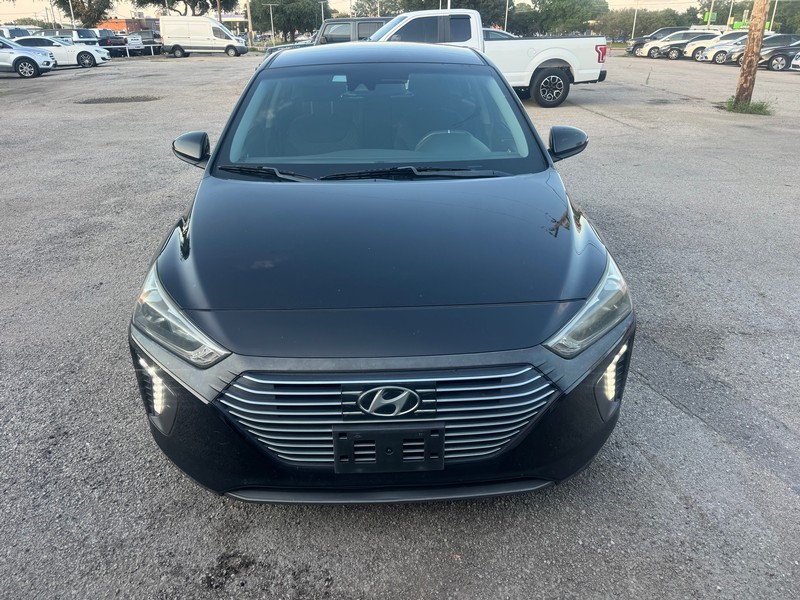 Hyundai Ioniq Hybrid Vehicle Full-screen Gallery Image 01