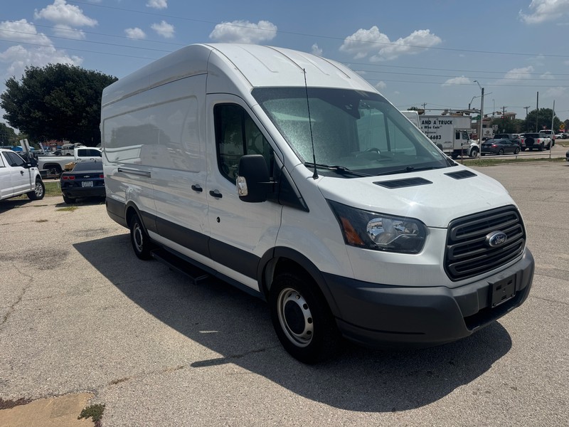 Ford Transit Van Vehicle Full-screen Gallery Image 02
