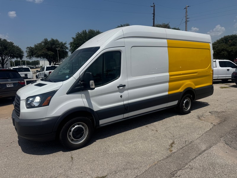 Ford Transit Van Vehicle Full-screen Gallery Image 03
