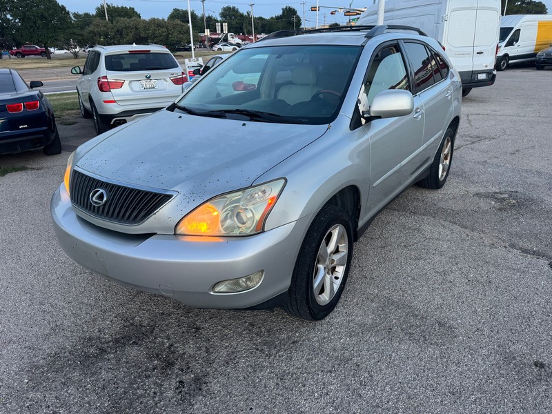 Lexus RX 330 Vehicle Full-screen Gallery Image 02