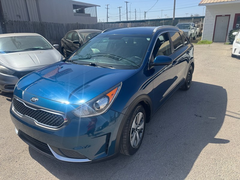 Kia Niro Vehicle Full-screen Gallery Image 03