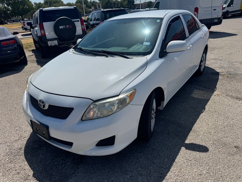 Toyota Corolla Vehicle Full-screen Gallery Image 02