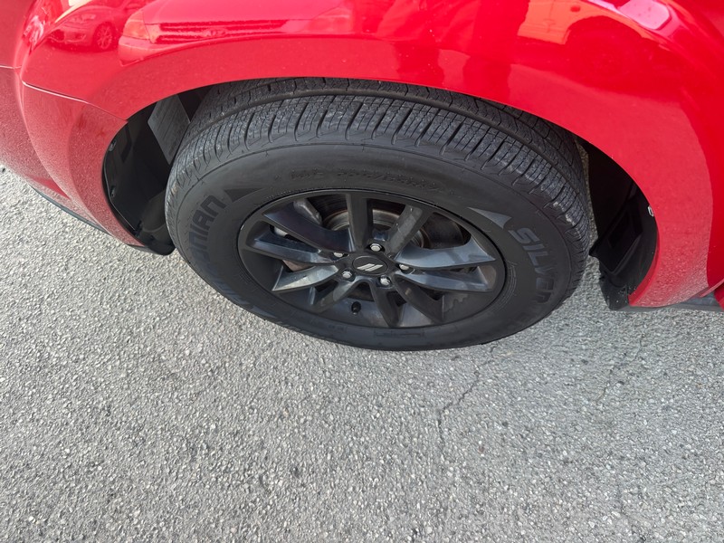 Dodge Journey Vehicle Full-screen Gallery Image 01