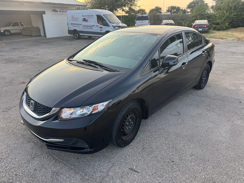 Honda Civic Sedan Vehicle Full-screen Gallery Image 02