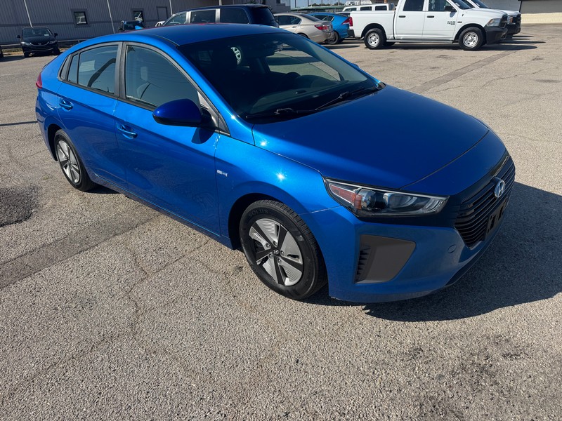 Hyundai Ioniq Hybrid Vehicle Full-screen Gallery Image 03