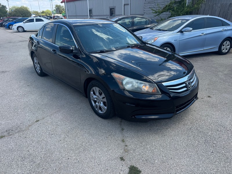 Honda Accord Sedan Vehicle Full-screen Gallery Image 03