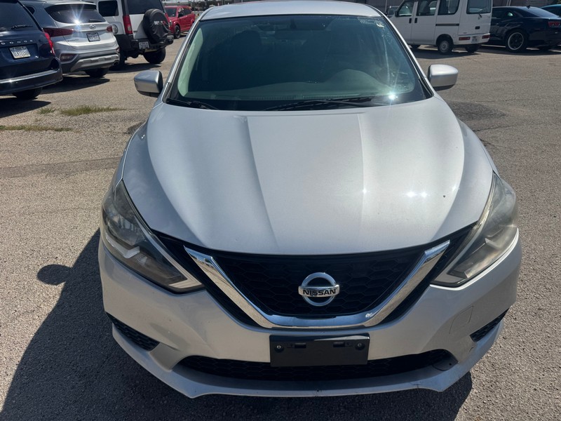 Nissan Sentra Vehicle Full-screen Gallery Image 03