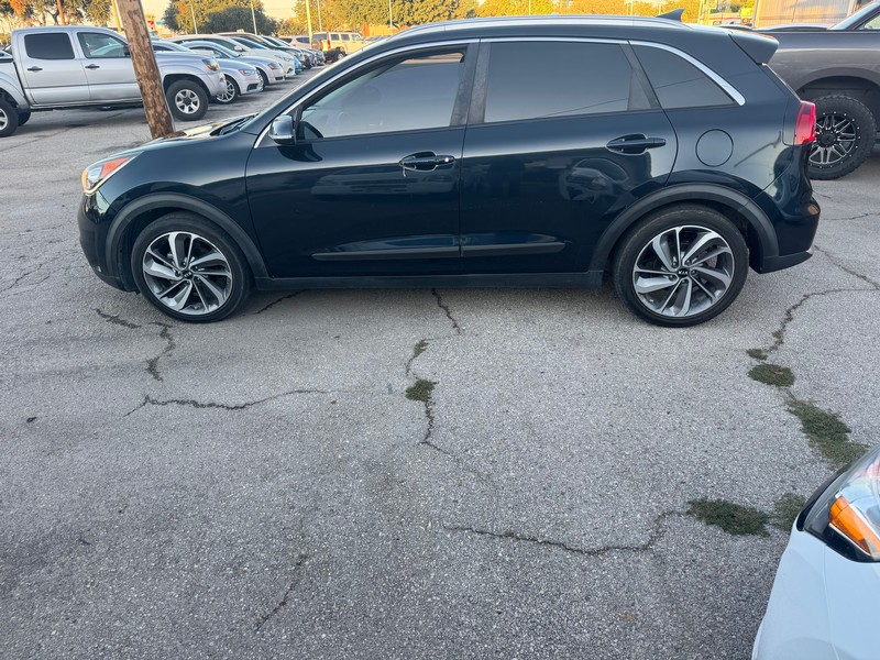 Kia Niro Vehicle Full-screen Gallery Image 03