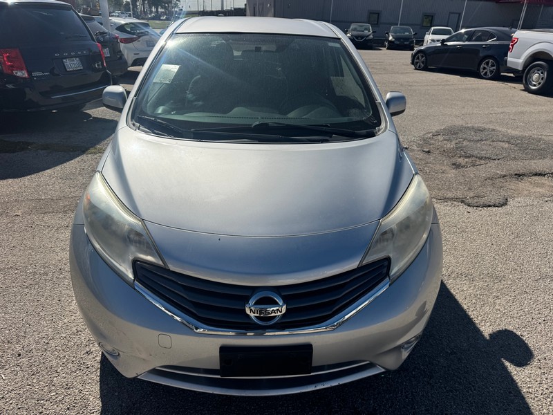 Nissan Versa Note Vehicle Full-screen Gallery Image 01