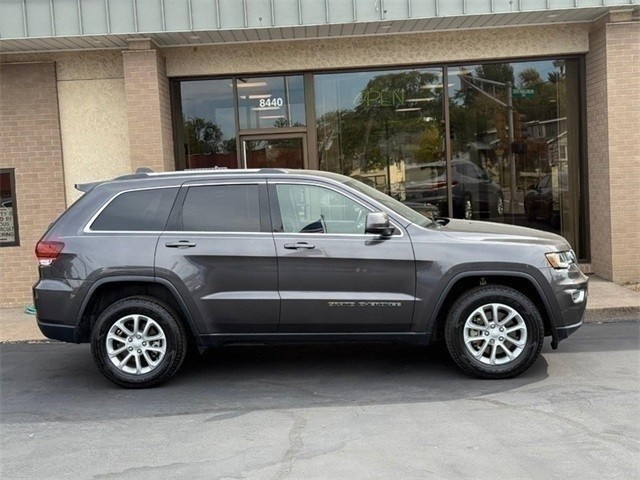 Jeep Grand Cherokee Vehicle Full-screen Gallery Image 2
