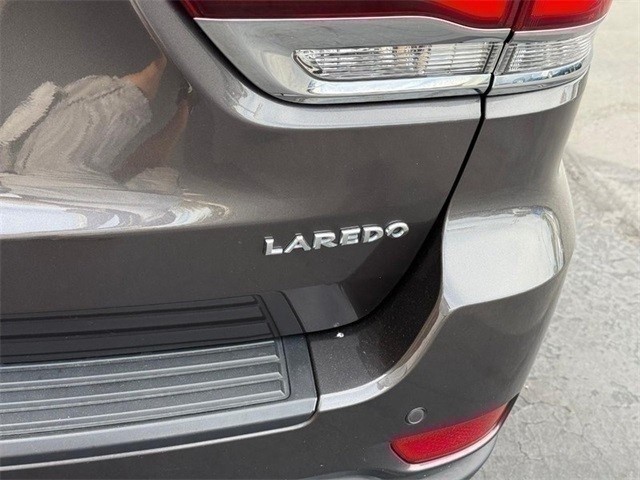 Jeep Grand Cherokee Vehicle Full-screen Gallery Image 6