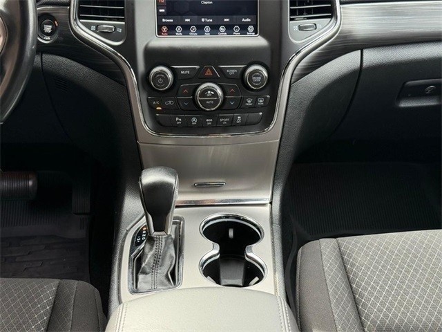 Jeep Grand Cherokee Vehicle Full-screen Gallery Image 15