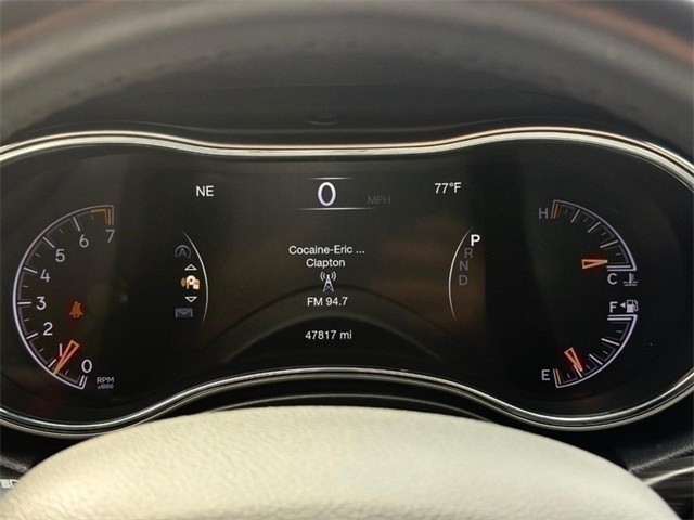 Jeep Grand Cherokee Vehicle Full-screen Gallery Image 21